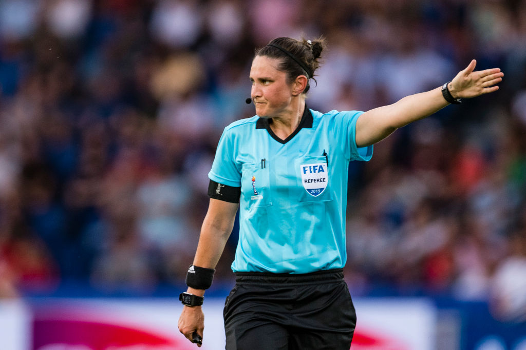 FIFA Referee Kate Jacewicz of Australia gestures during the 2019 FIFA Women's World Cup France Round Of 16 match between Sweden and Canada at Parc des Princes on June 24, 2019 in Paris, France. (Photo by Marcio Machado/Getty Images) FIFA Referee Kate Jacewicz of Australia gestures during the 2019 FIFA Women's World Cup France Round Of 16 match between Sweden and Canada at Parc des Princes on June 24, 2019 in Paris, France. (Photo by Marcio Machado/Getty Images)