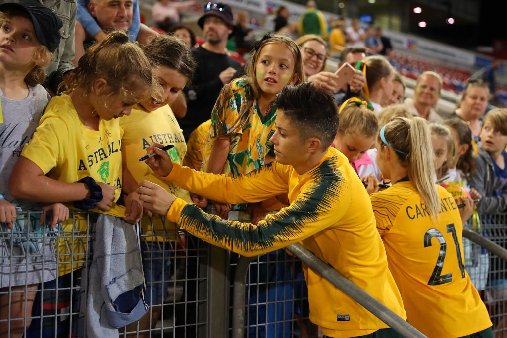 Michelle Heyman meets young Westfield Matildas fans