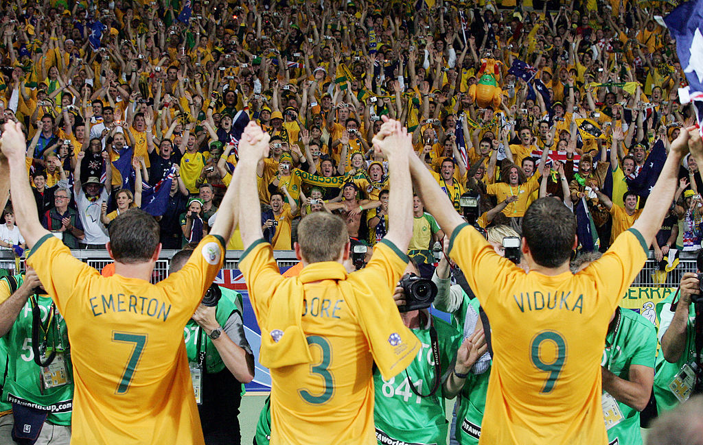 Socceroos celebrate after Croatia draw2006