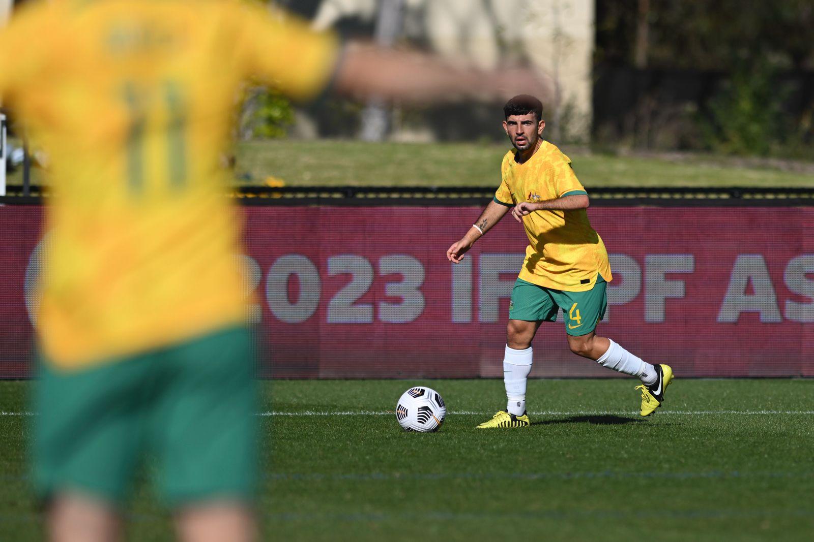Alessandro La Verghetta of the CommBank Pararoos dribbles with the ball.