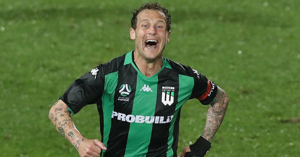 Alessandro Diamanti claims the Johnny Warren Medal